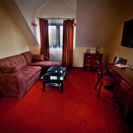 Dwa Bratanki Otel Rzeszow Dış mekan fotoğraf