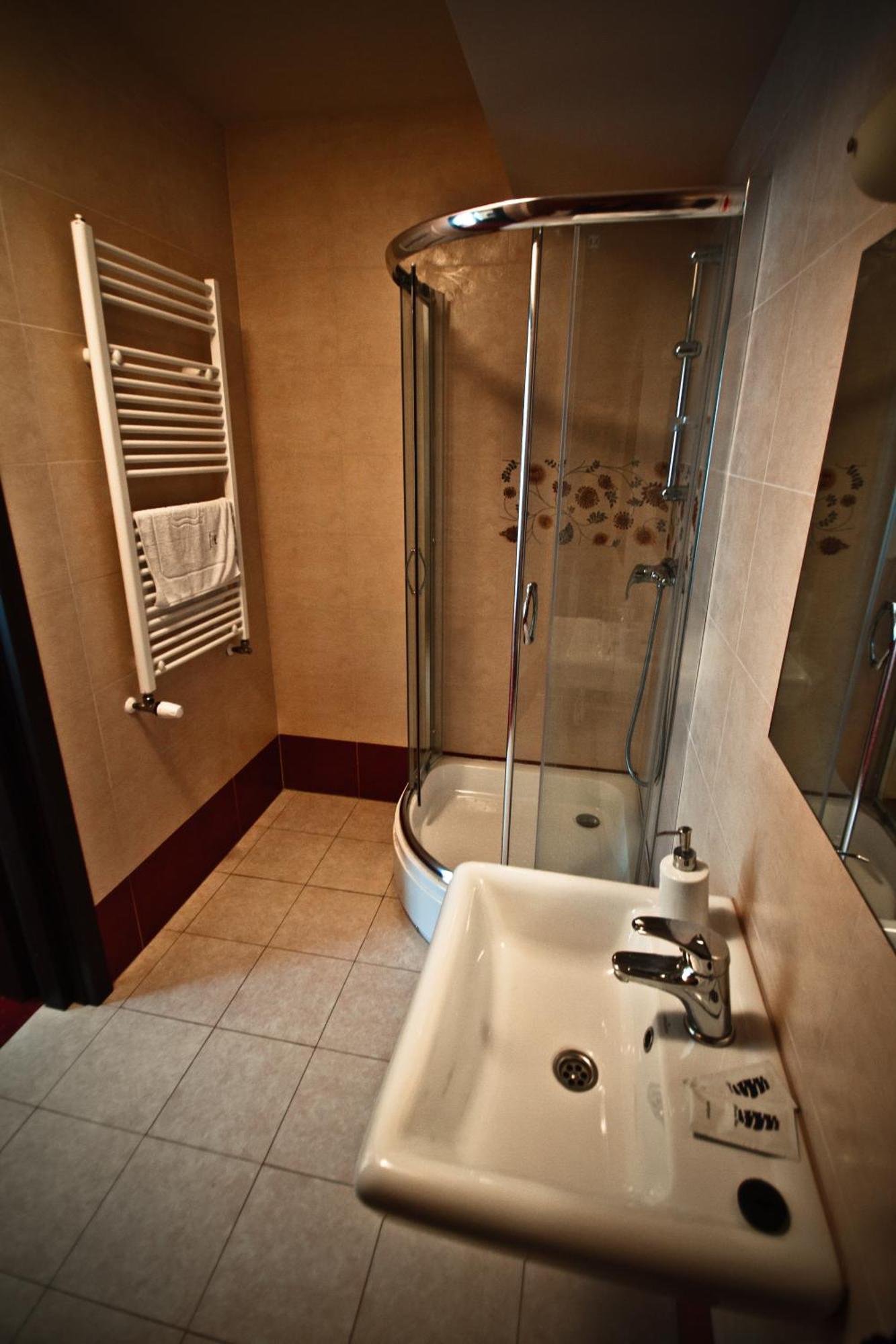 Dwa Bratanki Otel Rzeszow Dış mekan fotoğraf