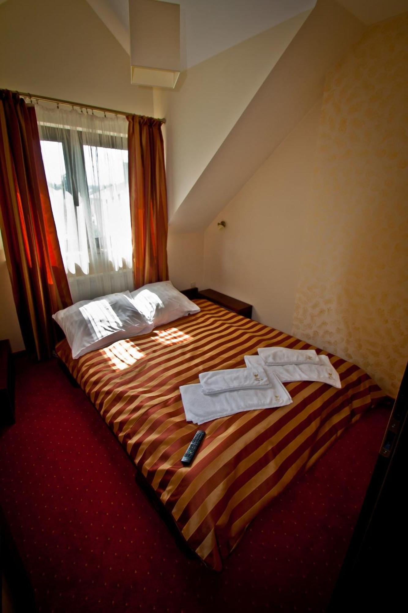 Dwa Bratanki Otel Rzeszow Dış mekan fotoğraf