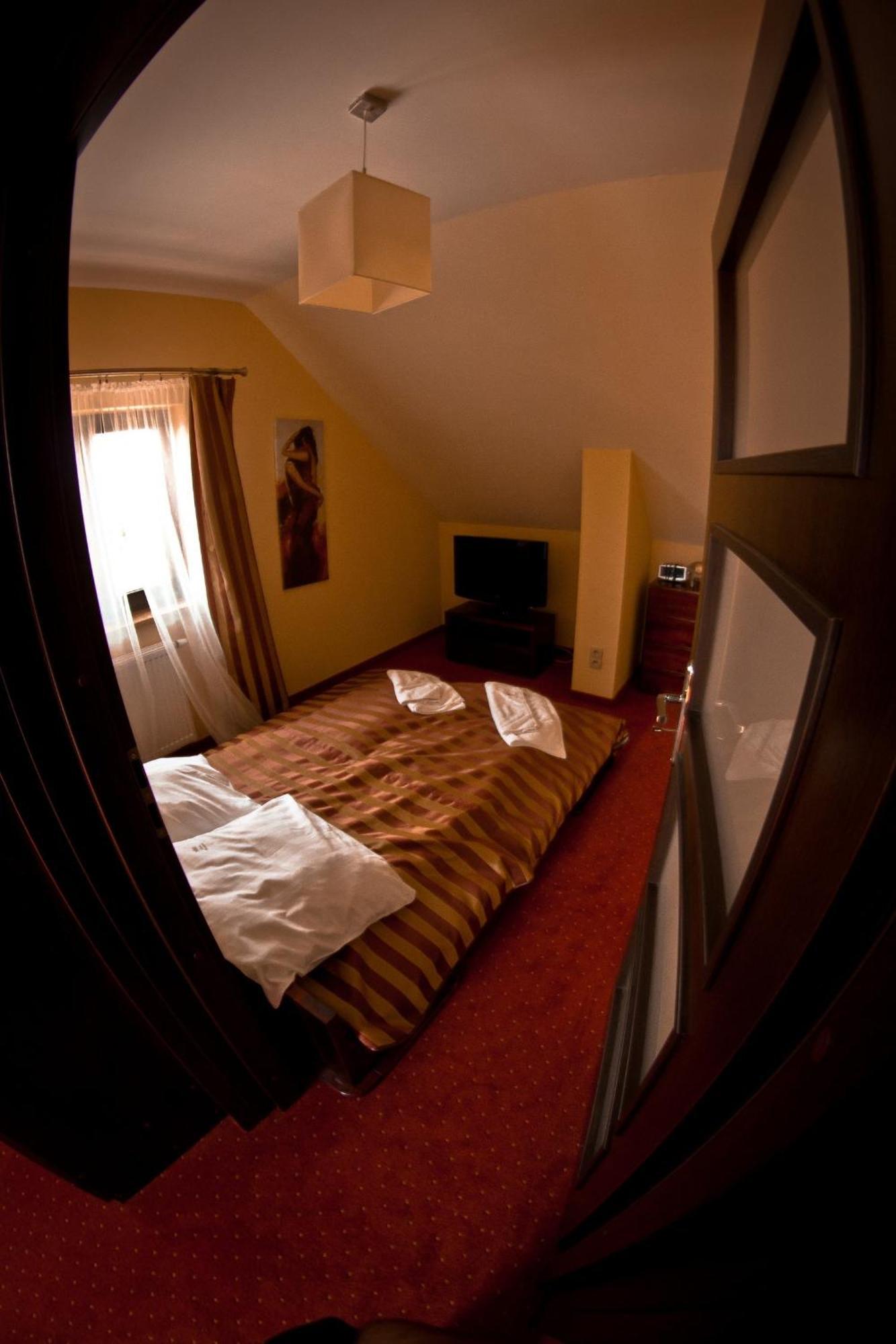 Dwa Bratanki Otel Rzeszow Dış mekan fotoğraf
