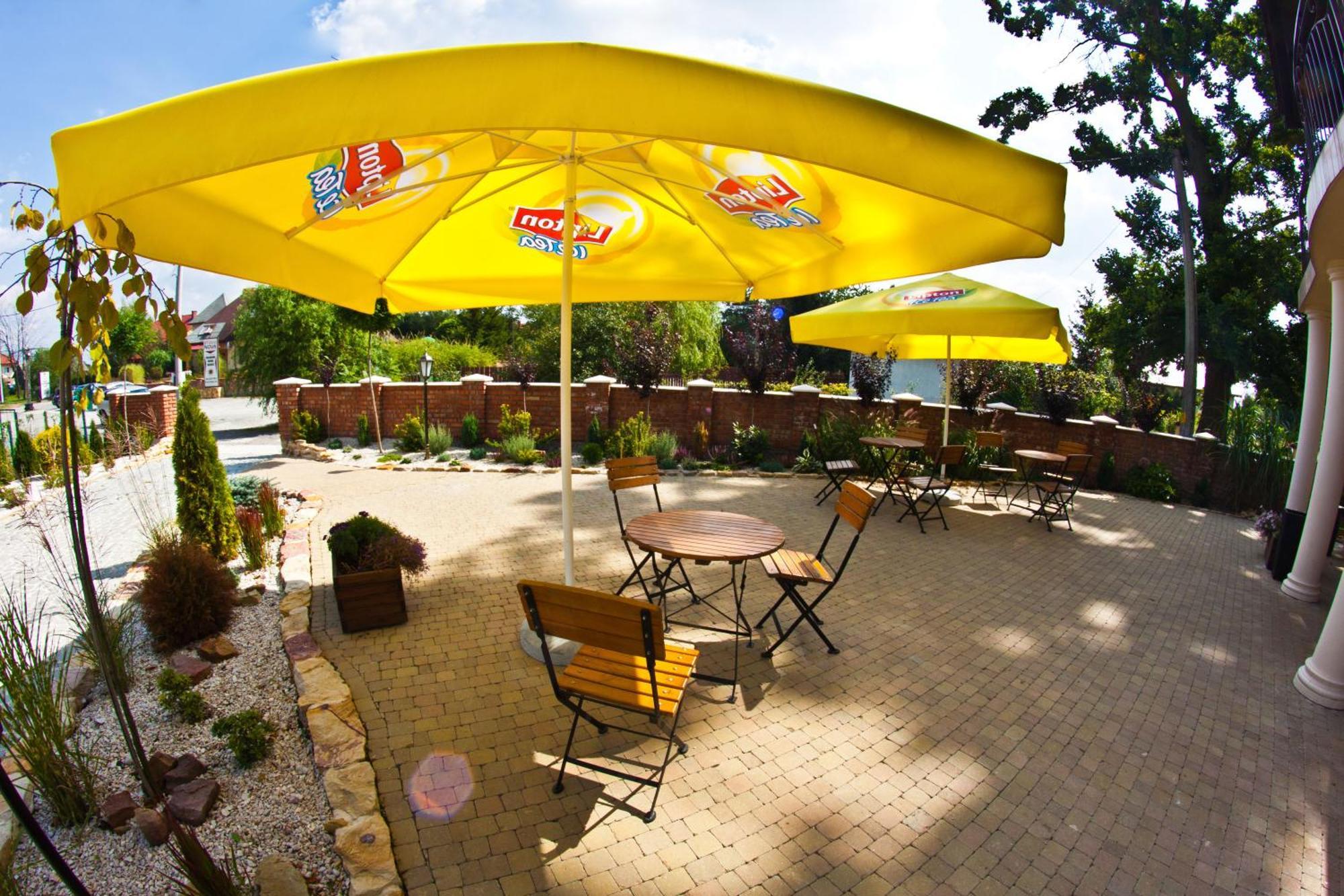 Dwa Bratanki Otel Rzeszow Dış mekan fotoğraf