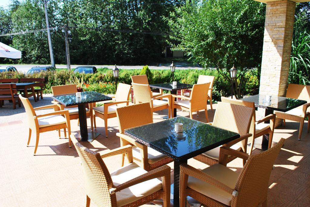 Dwa Bratanki Otel Rzeszow Dış mekan fotoğraf