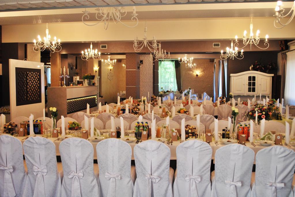 Dwa Bratanki Otel Rzeszow Dış mekan fotoğraf