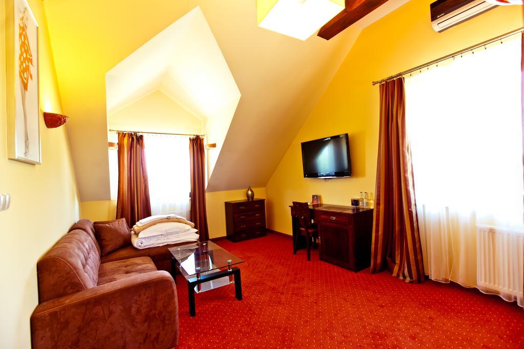 Dwa Bratanki Otel Rzeszow Dış mekan fotoğraf